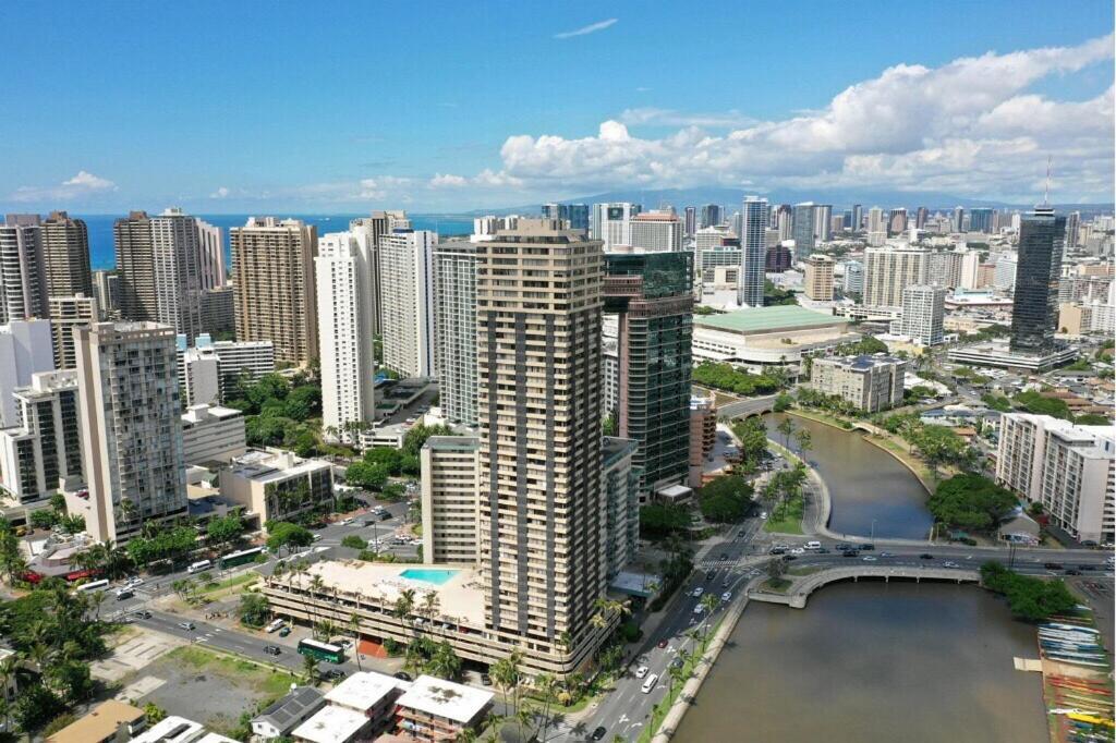 Appartement Hawaiian Monarch Penthouse 401 By Hawaii Ocean Club à Honolulu Extérieur photo